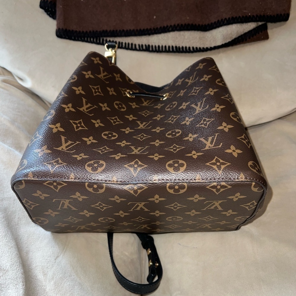 Louis Vuitton Neo Noe MM in excellent condition. - Picture 6 of 16